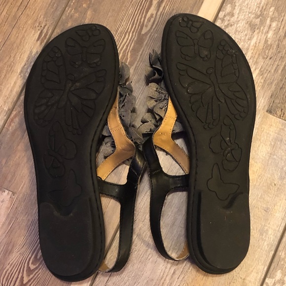 Used.  Sandals w/ adjustable buckle. - Picture 11 of 14